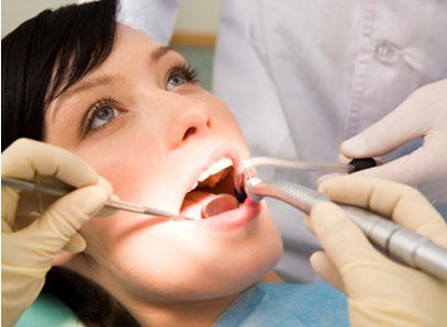 Clínica Dental Dr. César Gallego Vicente mujer en ortodoncia
